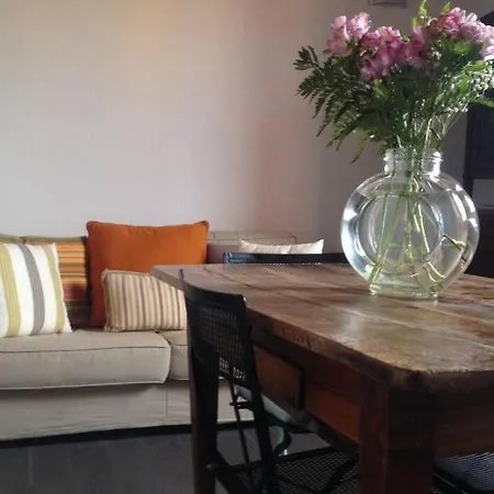 Su Dandaru, The Castle View House * Bosa